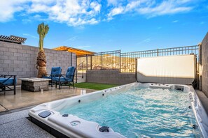 Terrace/patio - Skyline 1710, Smart TVs, Community Amenities! (Washington)