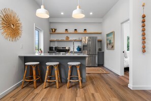 Private kitchen - Historic 1800s Barn Suite - Ground-Level + Step-Free (Ann Arbor)
