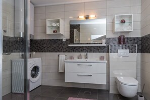 House | Bathroom - Holiday Home Monika - Two Bedroom Holiday Home With Terrace and Sea View (Ston)