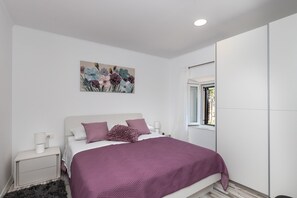 3 bedrooms, iron/ironing board - Holiday Home Monika - Two Bedroom Holiday Home With Terrace and Sea View (Ston)