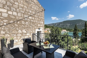 Outdoor dining - Holiday Home Monika - Two Bedroom Holiday Home With Terrace and Sea View (Ston)