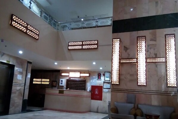Lobby - Burj Mukhtara (Madinah)