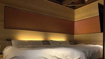 Free WiFi, bed sheets