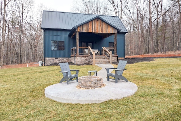 Bedford Vacation Rental | 1BR | 1BA | 1,100 Sq Ft | Stairs Required