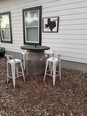 Outdoor dining - Spring Branch Hill Country Retreat (Canyon Lake)