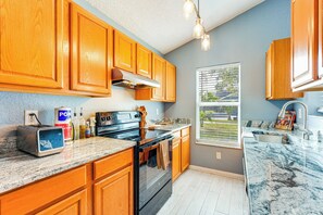 Fridge, stovetop, dishwasher, coffee/tea maker - 4 Mi to Clearwater Beach: Extended Stay w/ Yard (Clearwater)