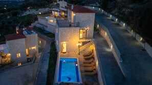 Exterior - 5-Bedroom Villa with Pool – Sleeps 11 (Rethymno)