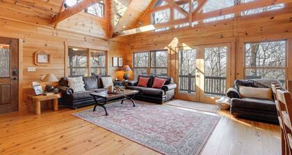 Luxe Mtn-View Cabin w/ Resort Perks in Jasper!
