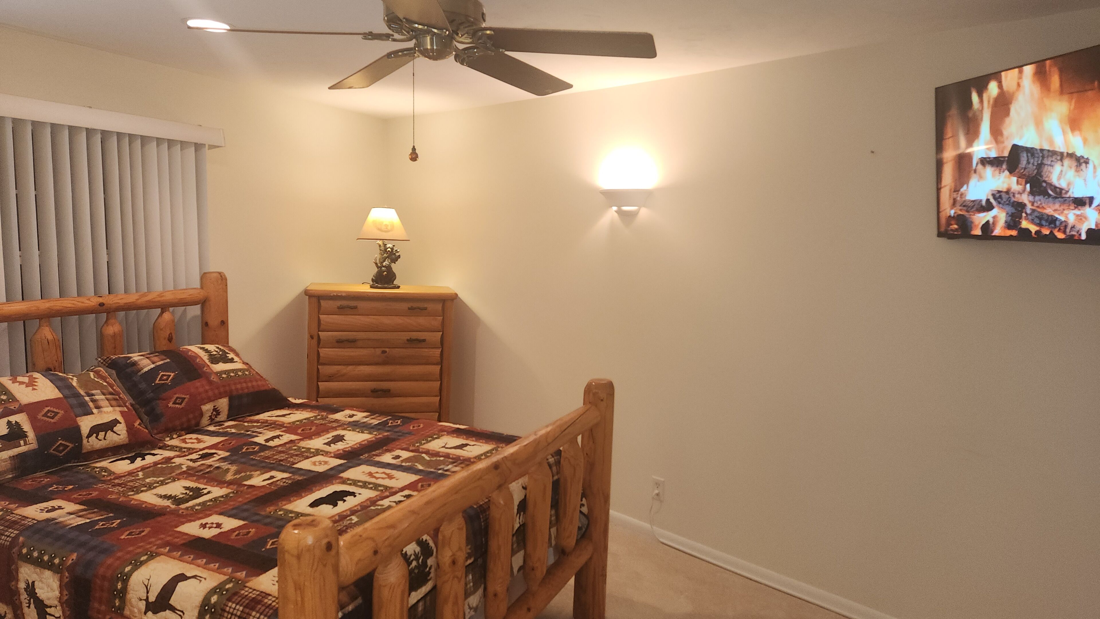 Family Cabin, Lake View | Desk, laptop workspace, blackout curtains, soundproofing