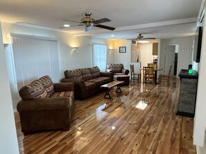 Family Cabin, Lake View | Living area - Fox Lakeview Lodge (Angola)