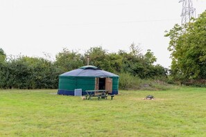 Property grounds - Chester Charm Retreats (Chester)