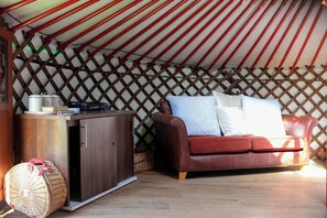 Living area - Chester Charm Retreats (Chester)