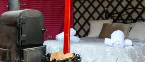 Tente, vue cour intérieure