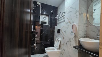 Standard Suite | Bathroom