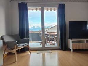 Living area - Thun Mountain View Stay I Interlaken 20min (Thun)