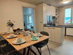 Dining - Thun Mountain View Stay I Interlaken 20min (Thun)