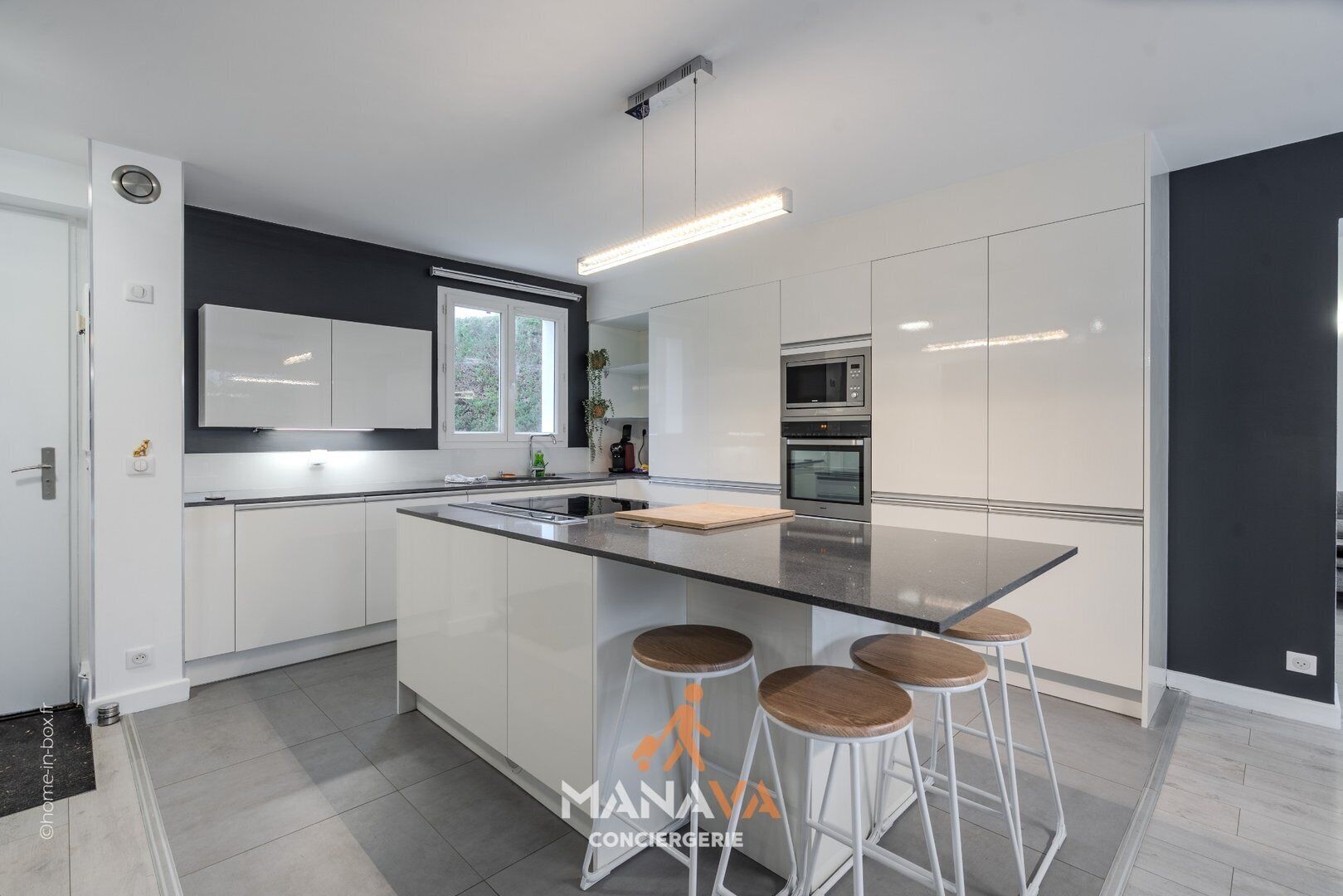 冷蔵庫、電子レンジ、オーブン、食器洗い機