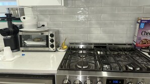 Private kitchen - 2B2B1DEN ENTIRE NEW HOUSE:Ensuite laundry-Dishwasher-great location (Vancouver)