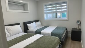 2 quartos, acesso à internet, roupa de cama