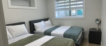 2B2B1DEN ENTIRE NEW HOUSE -Ensuite laundry-Dishwasher-great location