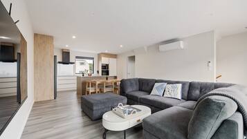 Townhome, City View | Living area