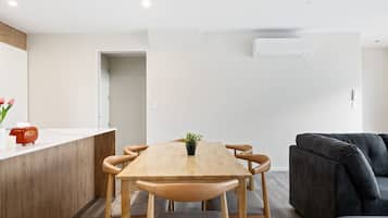 Townhome, City View | Dining