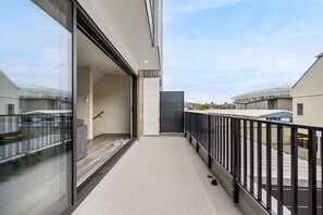 Townhome, City View | Exterior detail - Modern CBD Stay Perfect for Groups (Christchurch)