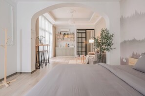 4 bedrooms, iron/ironing board, internet