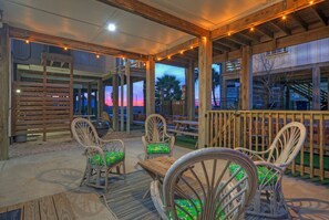 Terrace/patio - Relaxed Port Aransas Home Near Beach, Dining, and Island Fun | At Last (Port Aransas)