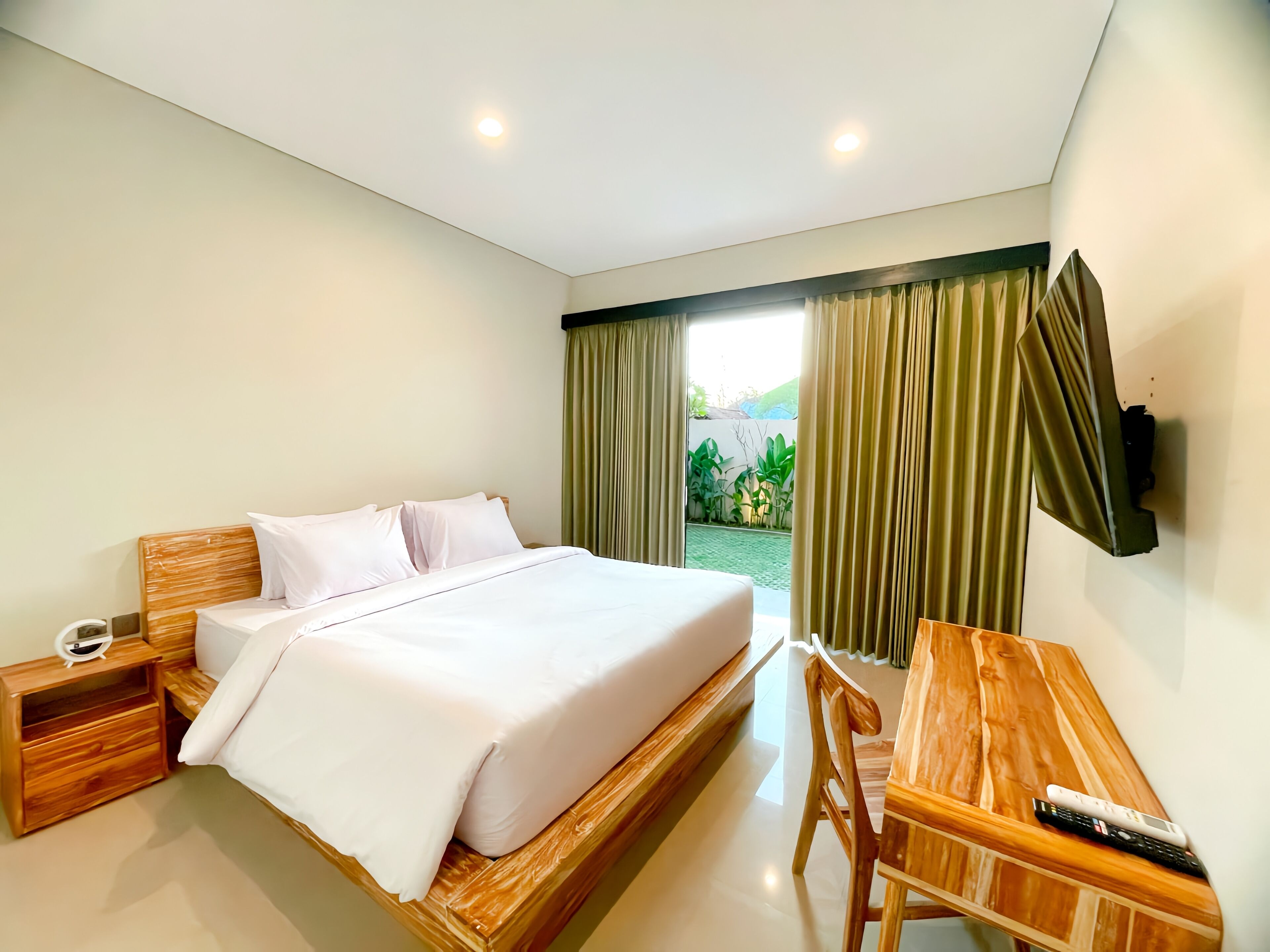 Deluxe Double Room | Desk, laptop workspace, free WiFi