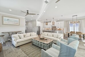 Smart TV - Private Pool | Steps to the Beach + Near Pier Park | Laguna Beach Retreat (Panama City Beach)