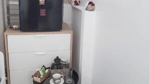 Interior - Georgias house 7 min from Athens airport (Spata-Artemida)