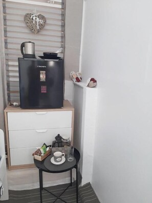 จูเนียร์อพาร์ทเมนท์, ระเบียง | ภายใน