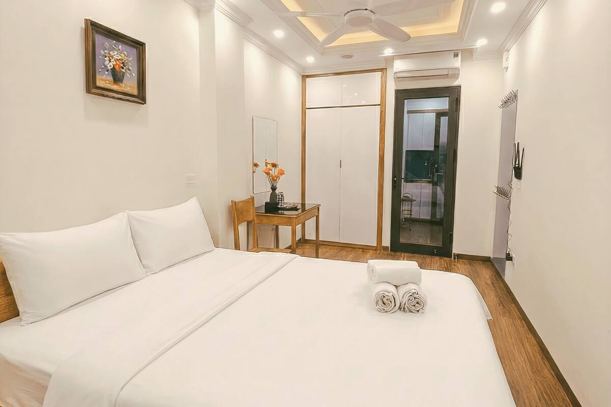 Deluxe Double Room | Premium bedding, pillowtop beds, desk, laptop workspace