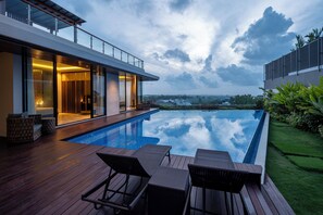 Pool - Spacious 5-bedroom villa in lovely Bali near Savaya (Ungasan)
