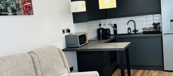 Charming 1-Bedroom Apartment in Central Northampton