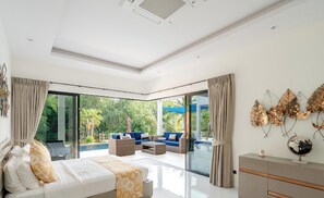 4 bedrooms, iron/ironing board, Internet, bed sheets - An Exceptional Luxury Villa Offering amazing lake view and refined living (Hua Hin District)