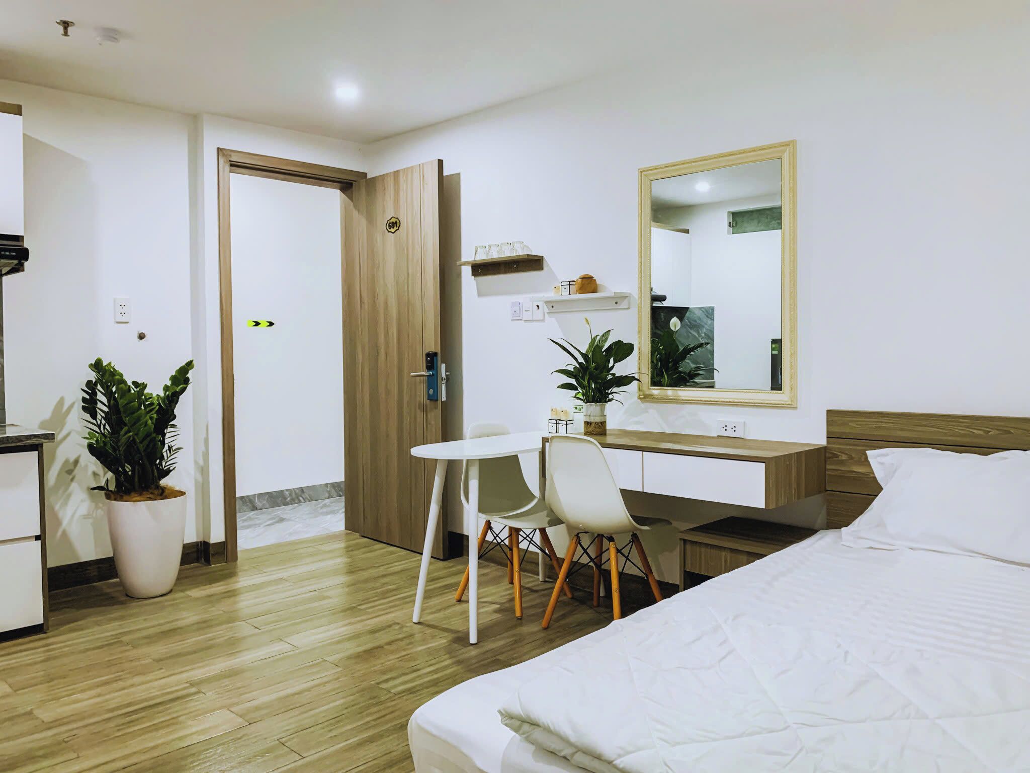 Strykjärn/strykbräda, internet och sängkläder