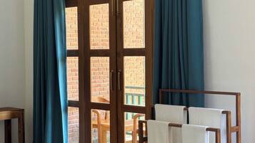 Superior Double Room, Garden View | Living area