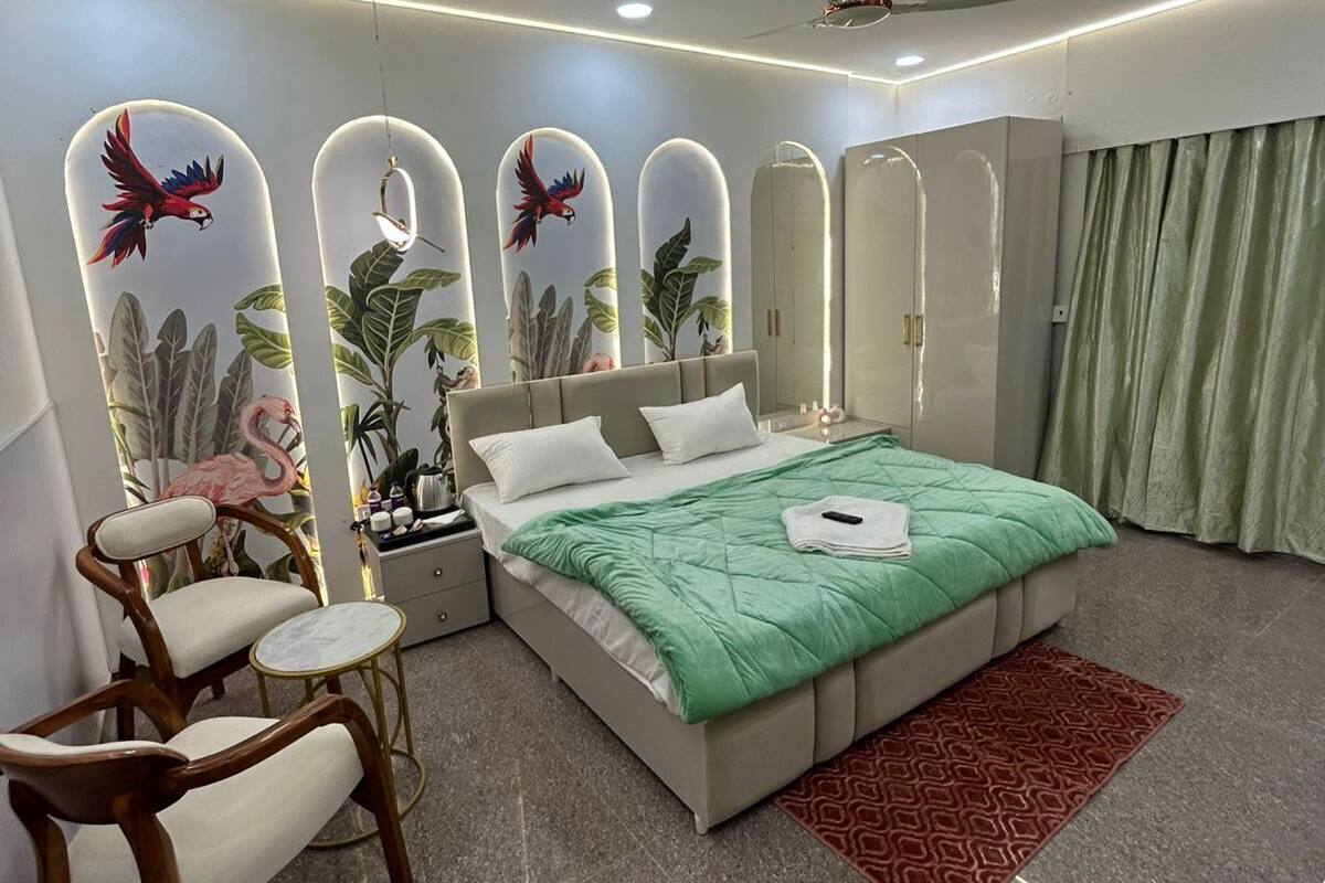 Deluxe Room | Rollaway beds, free WiFi, bed sheets