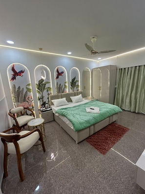 Deluxe Room | Rollaway beds, free WiFi, bed sheets - Apna Dera (Greater Noida)