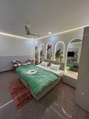 Deluxe Room | Rollaway beds, free WiFi, bed sheets - Apna Dera (Greater Noida)