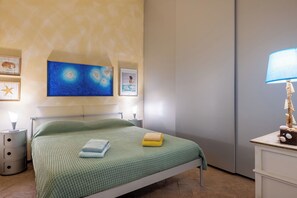 2 chambres, fer et planche à repasser, lit parapluie, Wi-Fi gratuit