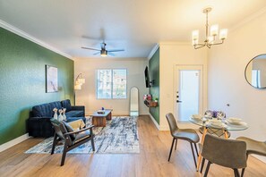 Dining - Diablo Stadium & ASU- Gym,Pool,HotTub,Parking,WD (Tempe)