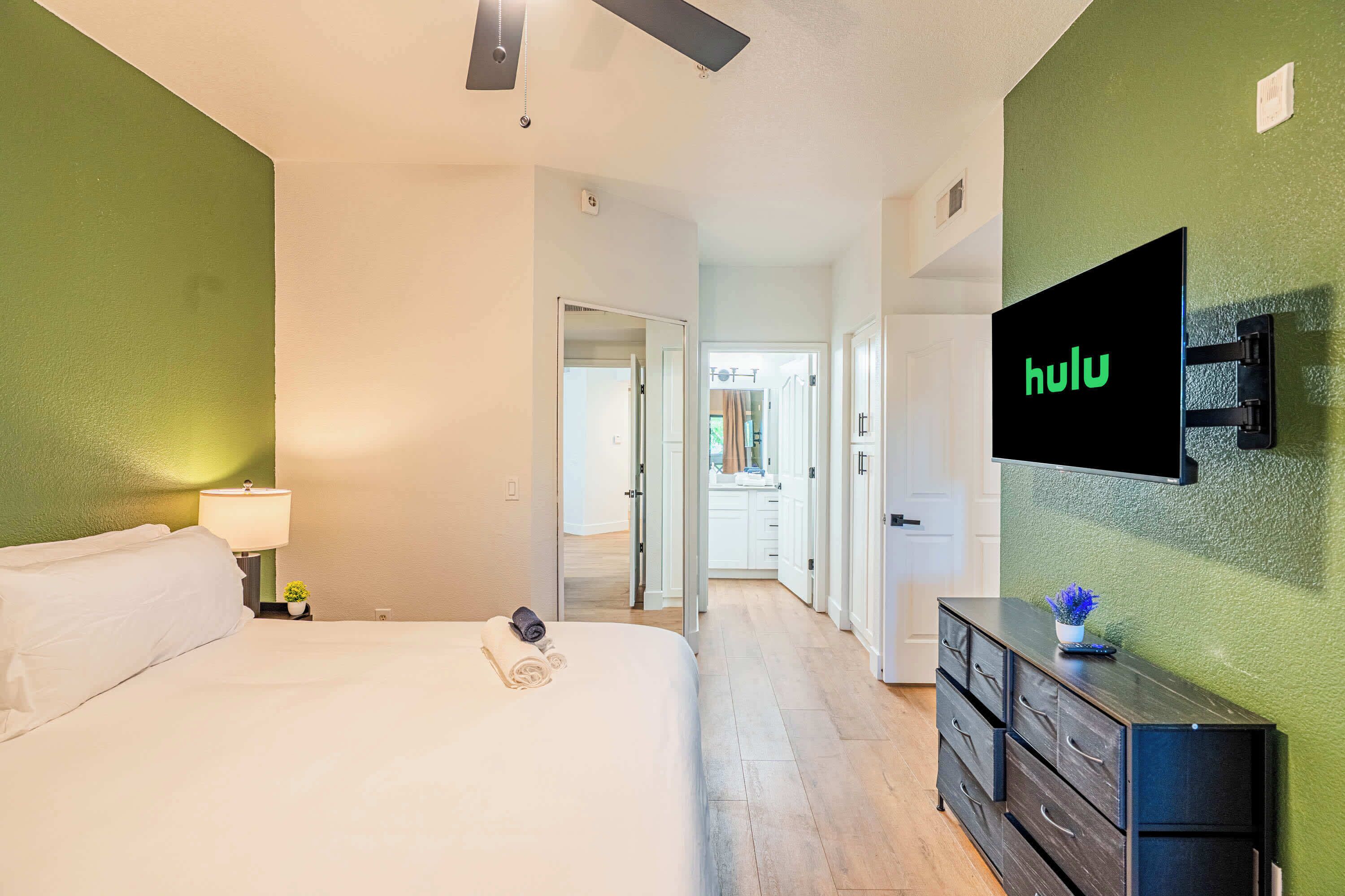 3 bedrooms, desk, iron/ironing board, WiFi