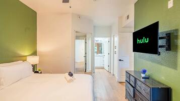 3 bedrooms, desk, iron/ironing board, WiFi