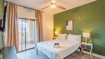 48 bedrooms, desk, iron/ironing board, WiFi