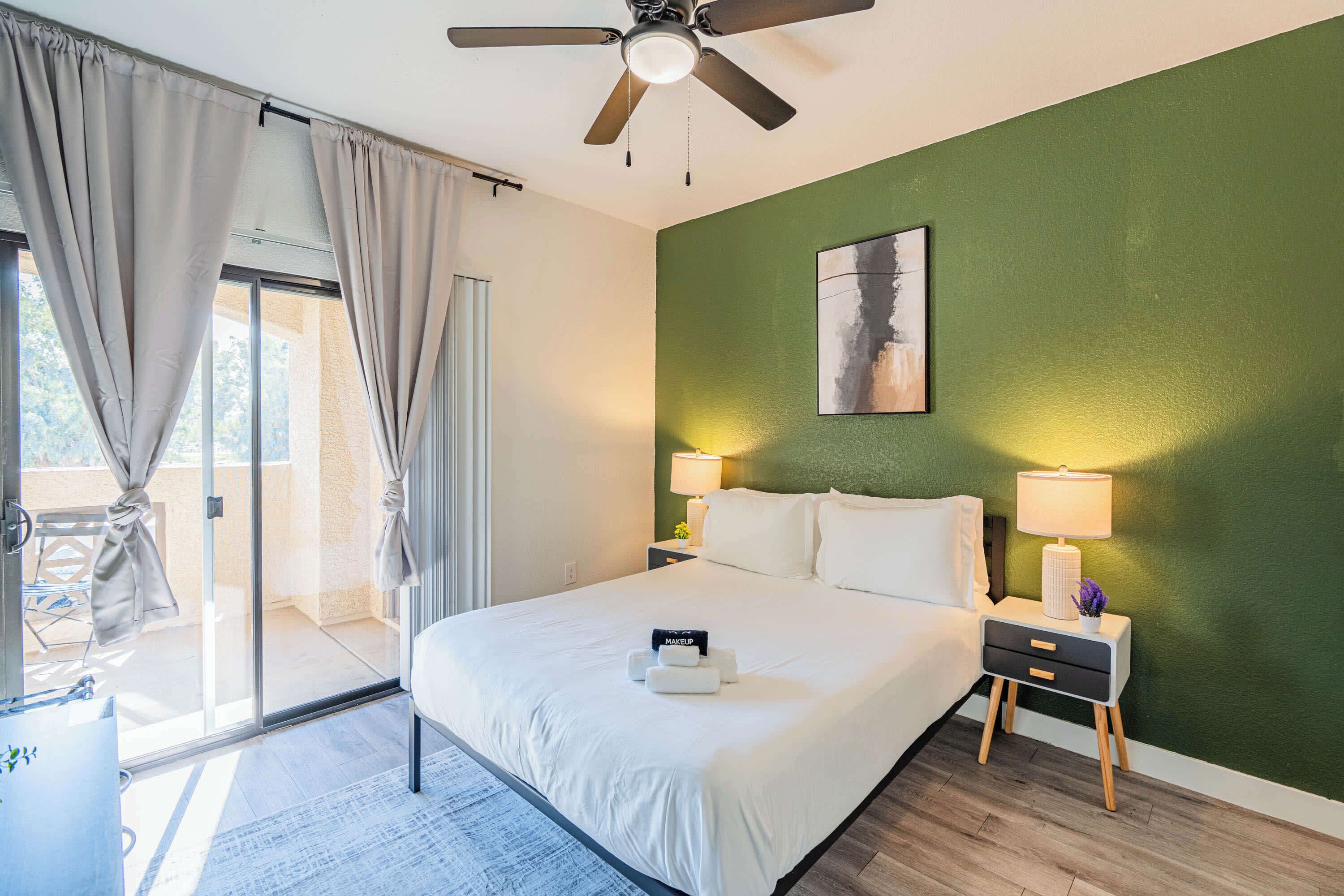 2 bedrooms, desk, iron/ironing board, WiFi