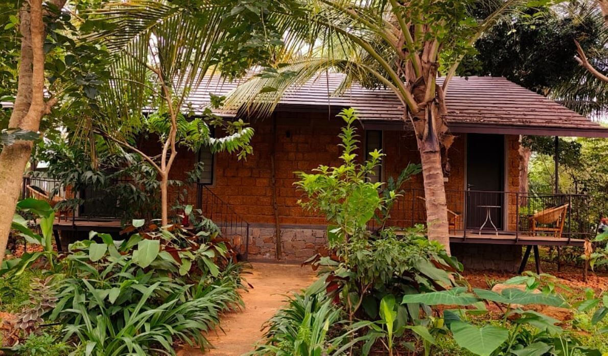 Chambre Double, balcon, vue cour intérieure | Vue sur la cour