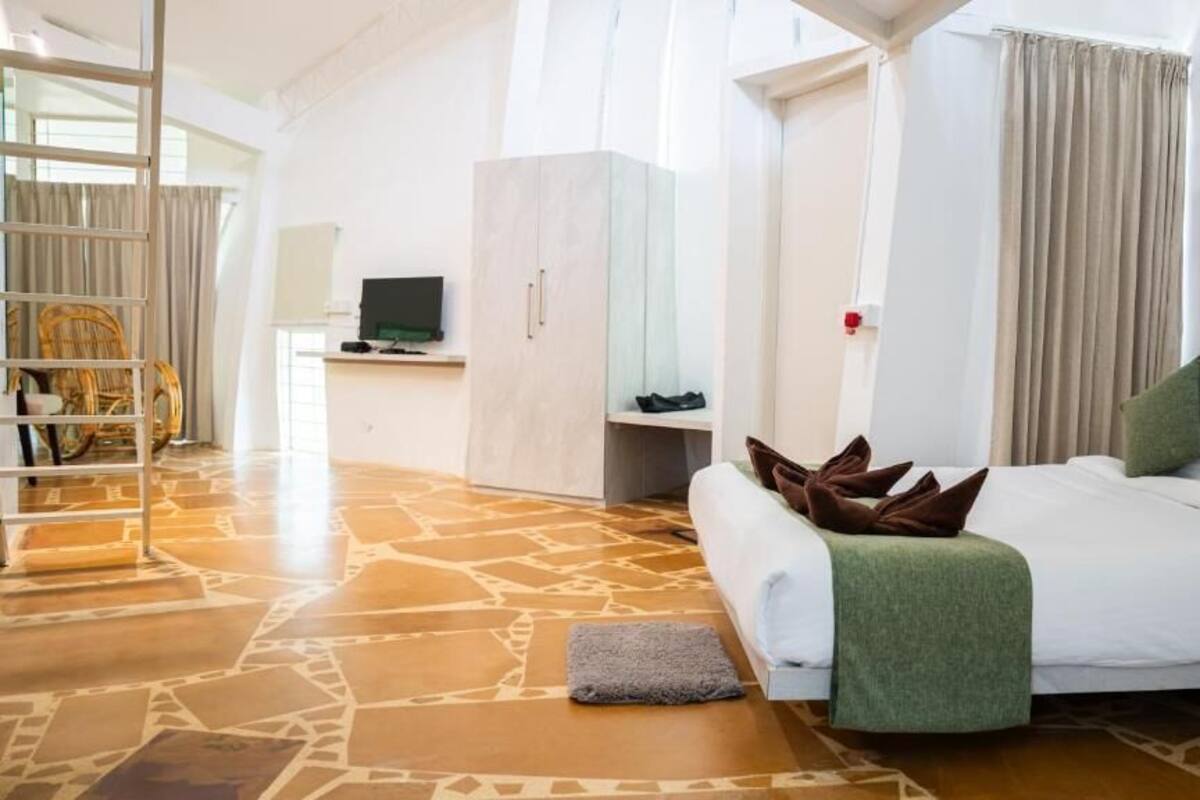 Double Room, Garden View | Egyptian cotton sheets, premium bedding, minibar (some free items)